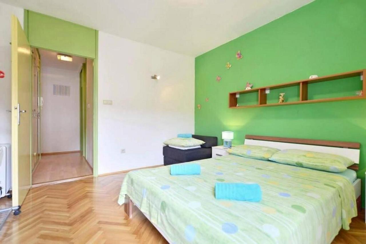 Apartment Vicko Omiš Eksteriør bilde