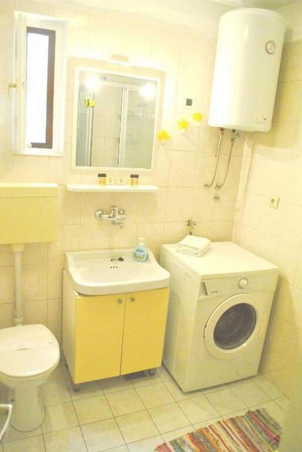 Apartment Vicko Omiš Eksteriør bilde